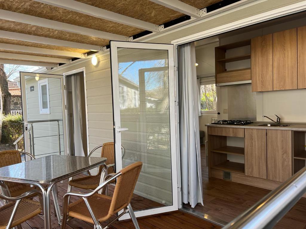 Bungalows & Albergue La Playa Logrono Exterior photo